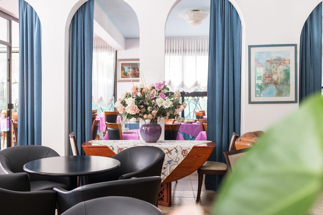 Hotel Barbiani ريميني المظهر الخارجي الصورة