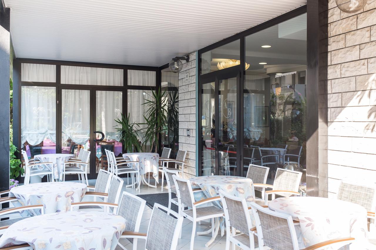 Hotel Barbiani ريميني المظهر الخارجي الصورة